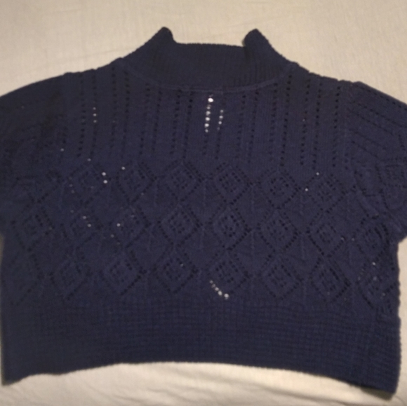 "Mingle" Cropped Sweater - Picture 5 of 5